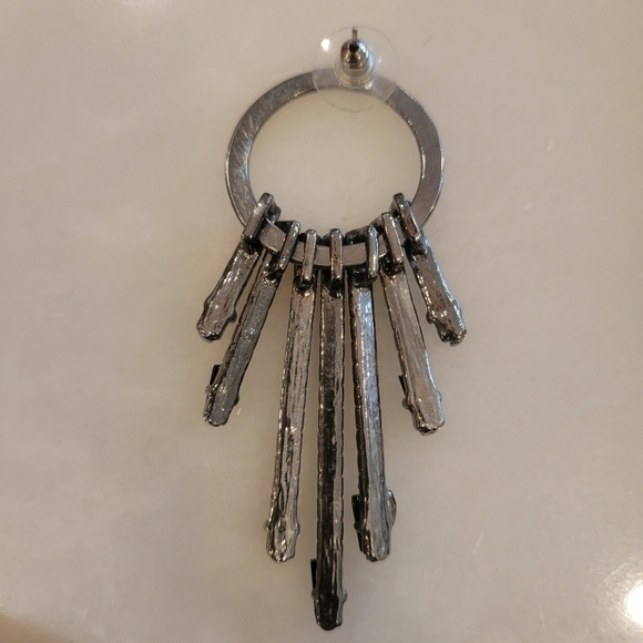 Large Black Jet Earring. Statement Jewelry. Fashion Jewelry. - Picture 4 of 4